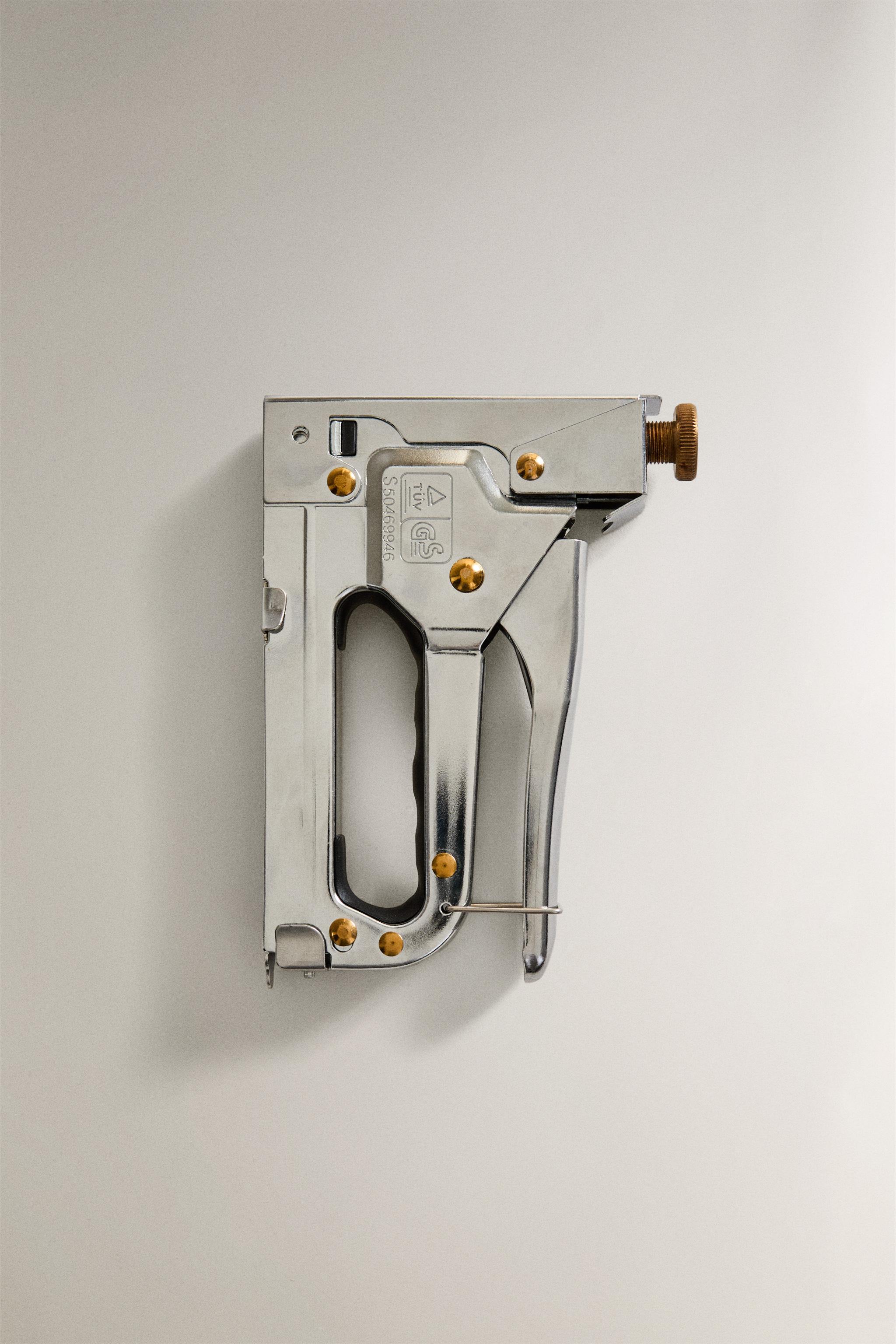 MANUAL STEEL STAPLER